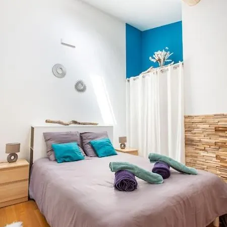 Apartman Cosy For 6/8p Location In Old Antibes