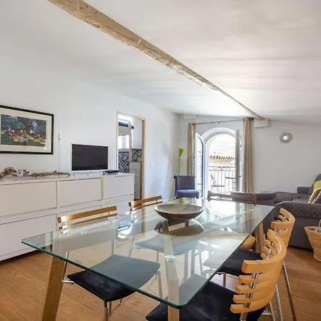 Apartman Cosy For 6/8p Location In Old Antibes