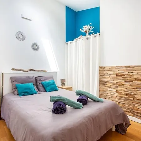 Cosy For 6/8p Location In Old Appartement *