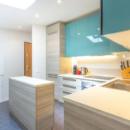 Cosy For 6/8p Location In Old *