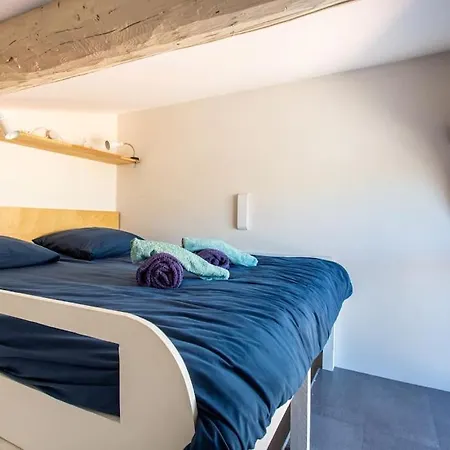 Cosy For 6/8p Location In Old Antibes