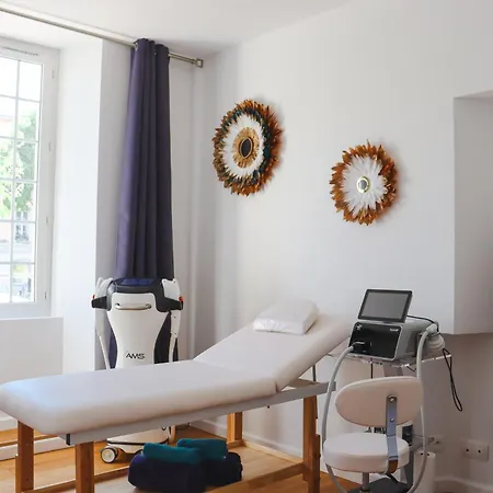 Cosy For 6/8p Location In Old Antibes