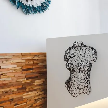 Cosy For 6/8p Location In Old Antibes