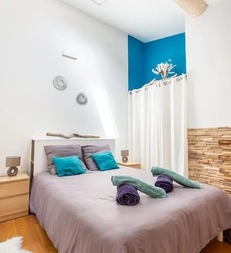 Daire Cosy For 6/8p Location In Old Antibes