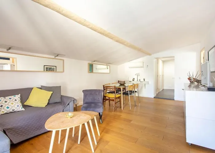 Cosy For 6/8p Location In Old Αντίμπ