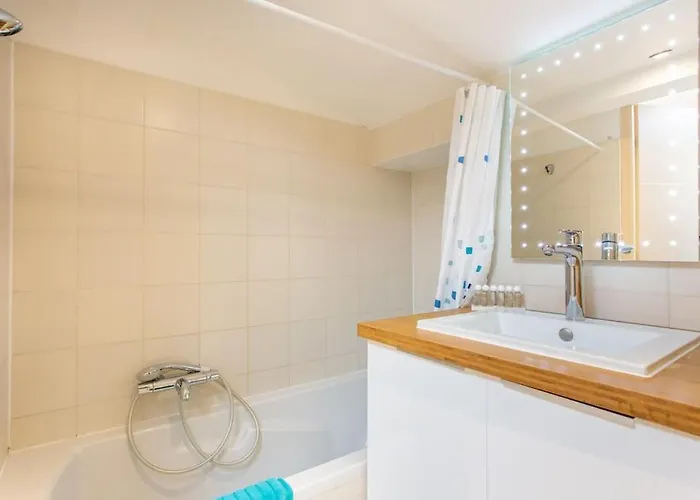 Cosy For 6/8p Location In Old Daire Antibes